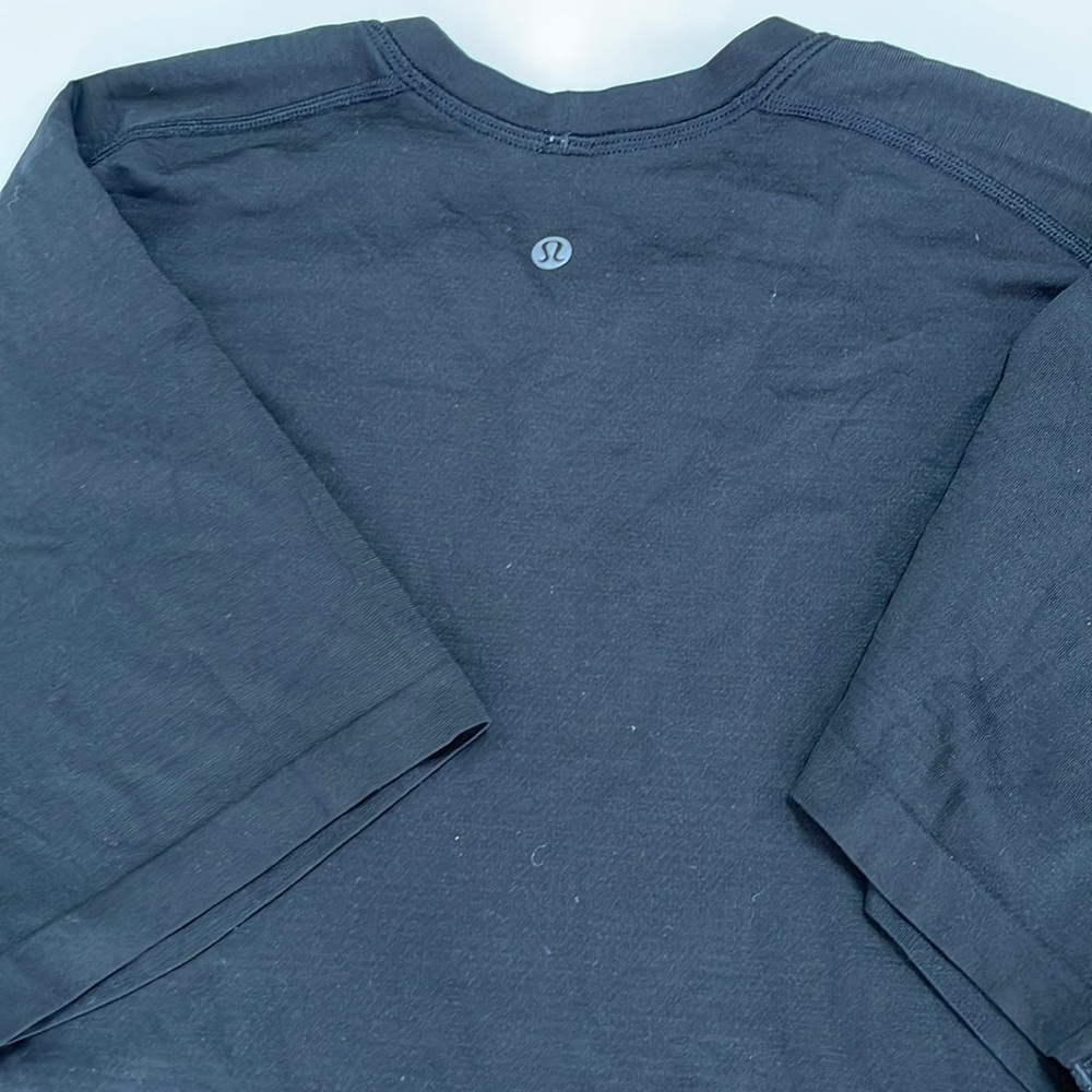 lululemon  T-Shirt